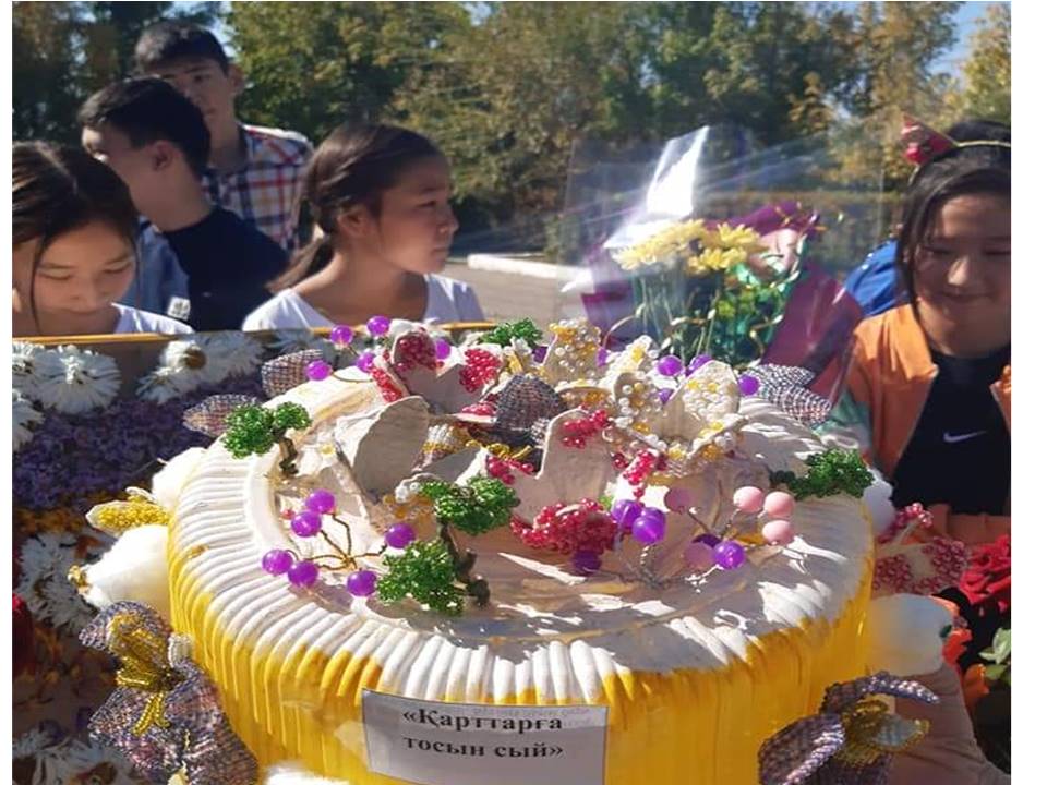 Головацкий атындағы орта  мектебінде "Жастар - ел болашағы" атты жастар  жылына  арналған гүл  көрмесі өткізілді. Көрмеге 2-11 сыныптар  қатысты. 
