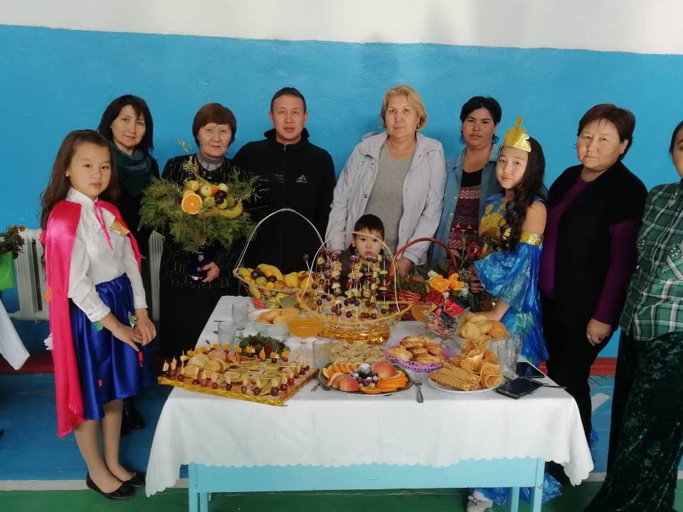 "Кұз байлығы" тақырыбында 2-10 сыныптар арасында күзгі балл өткізілді.