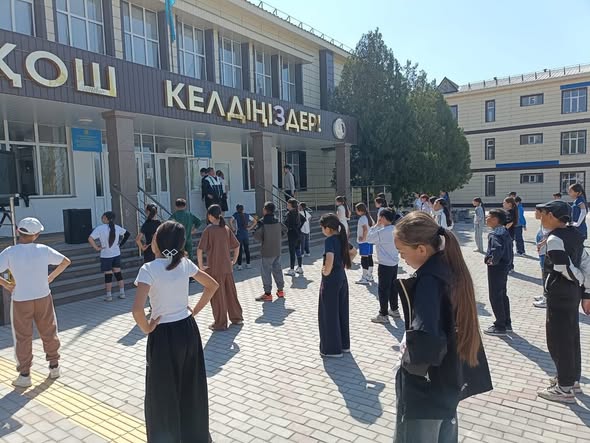 7 сәуір Дүниежүзілік денсаулық күніне “Салауатты өмір салты-табысты болашақтың негізі” ұранымен орай таңғы жаттығу ұйымдастырылды